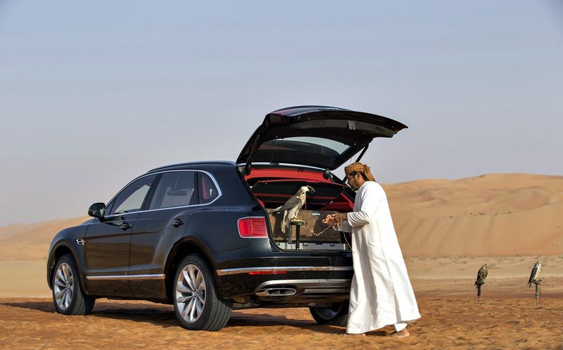 Bentley Bentayga Falconry de Mulliner